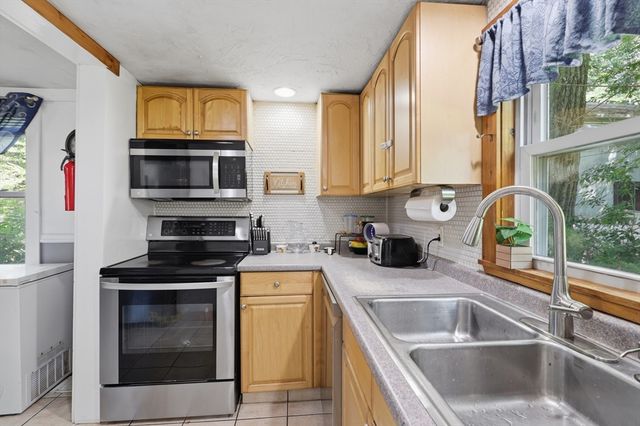 20 S Shore Rd, Westminster, MA 01473