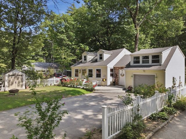 20 S Shore Rd, Westminster, MA 01473