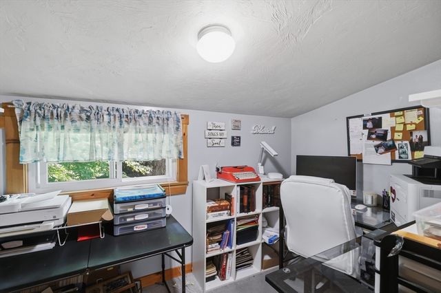20 S Shore Rd, Westminster, MA 01473