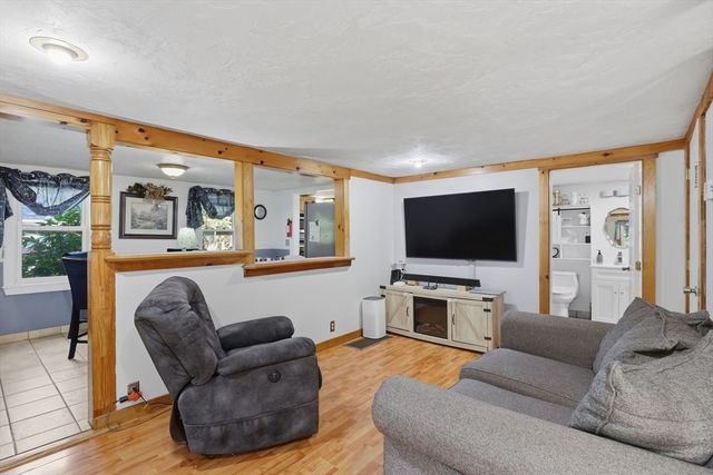 20 S Shore Rd, Westminster, MA 01473