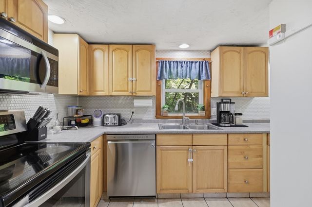 20 S Shore Rd, Westminster, MA 01473