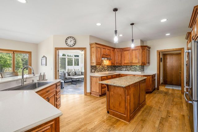 W289N3752 Huntsman COURT, Pewaukee, WI 53072