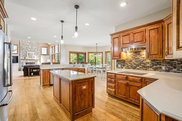 W289N3752 Huntsman COURT, Pewaukee, WI 53072