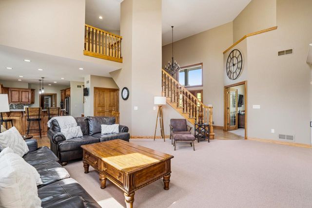 W289N3752 Huntsman COURT, Pewaukee, WI 53072