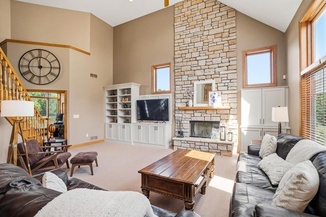 W289N3752 Huntsman COURT, Pewaukee, WI 53072
