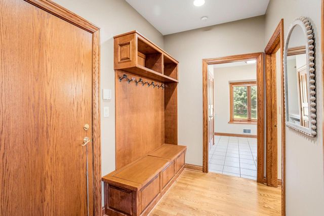 W289N3752 Huntsman COURT, Pewaukee, WI 53072