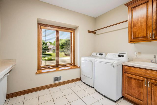 W289N3752 Huntsman COURT, Pewaukee, WI 53072