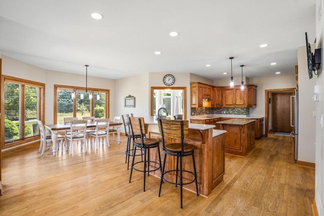 W289N3752 Huntsman COURT, Pewaukee, WI 53072