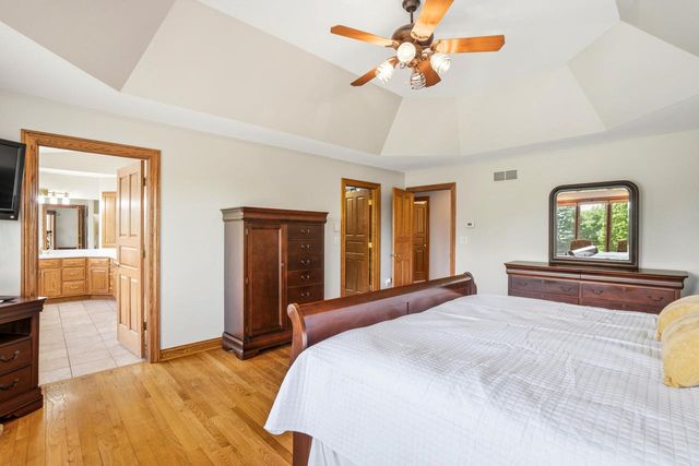 W289N3752 Huntsman COURT, Pewaukee, WI 53072