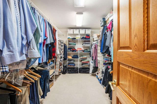 W289N3752 Huntsman COURT, Pewaukee, WI 53072