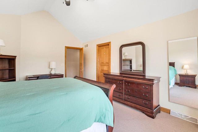 W289N3752 Huntsman COURT, Pewaukee, WI 53072
