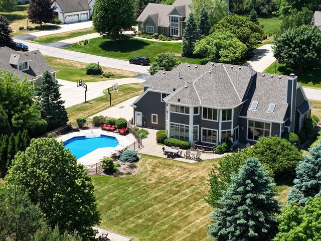 W289N3752 Huntsman COURT, Pewaukee, WI 53072