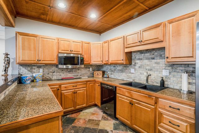 W289N3752 Huntsman COURT, Pewaukee, WI 53072