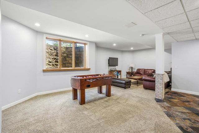 W289N3752 Huntsman COURT, Pewaukee, WI 53072