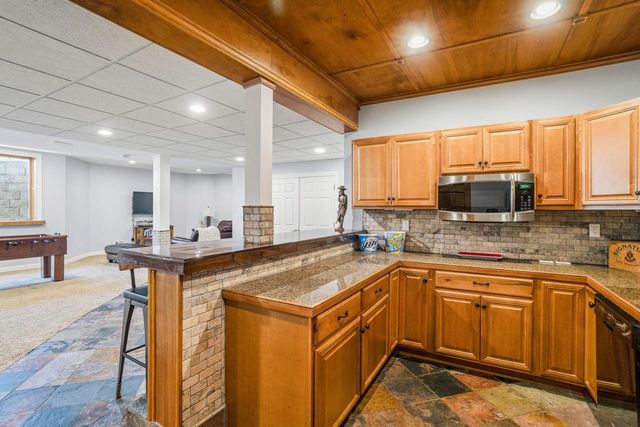 W289N3752 Huntsman COURT, Pewaukee, WI 53072