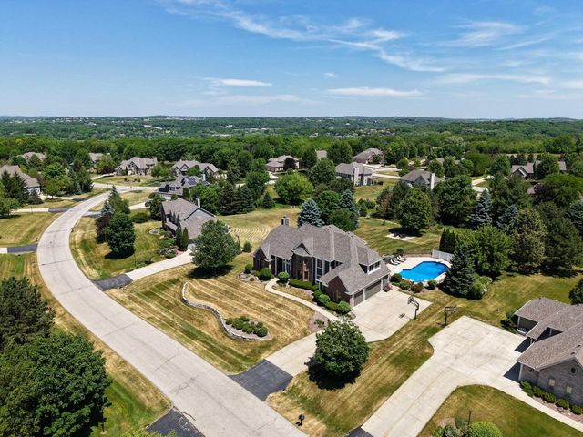 W289N3752 Huntsman COURT, Pewaukee, WI 53072