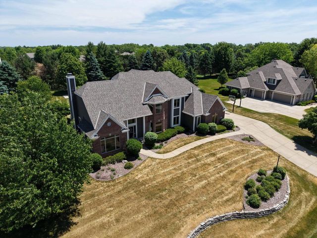 W289N3752 Huntsman COURT, Pewaukee, WI 53072