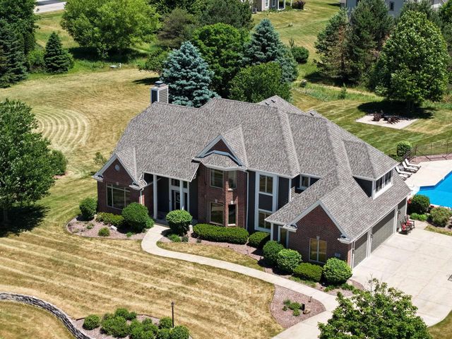 W289N3752 Huntsman COURT, Pewaukee, WI 53072