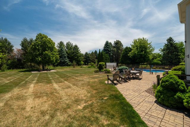 W289N3752 Huntsman COURT, Pewaukee, WI 53072