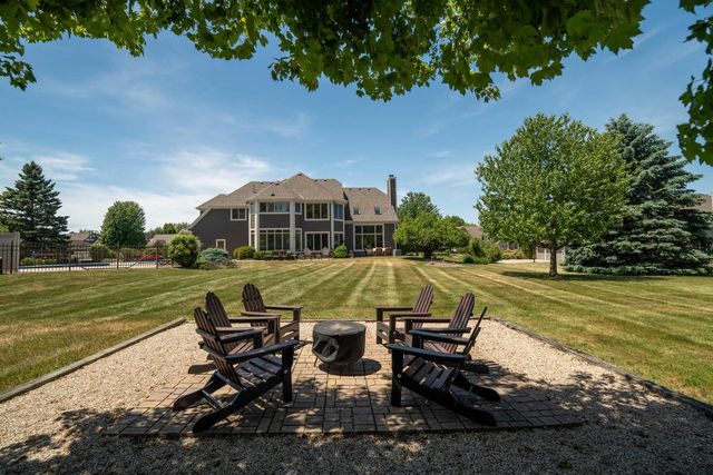 W289N3752 Huntsman COURT, Pewaukee, WI 53072