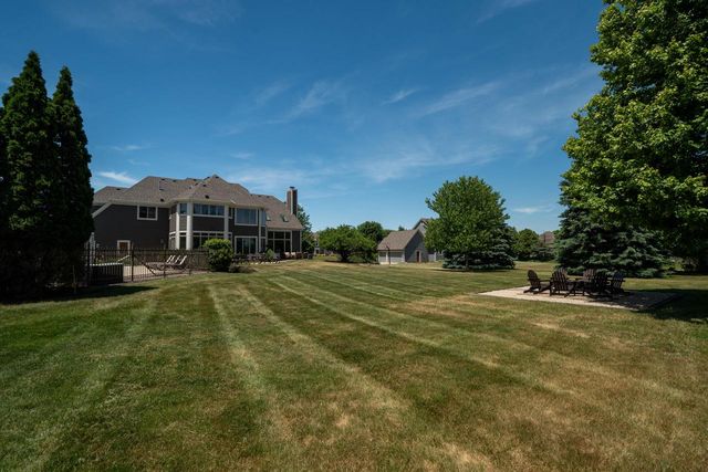 W289N3752 Huntsman COURT, Pewaukee, WI 53072