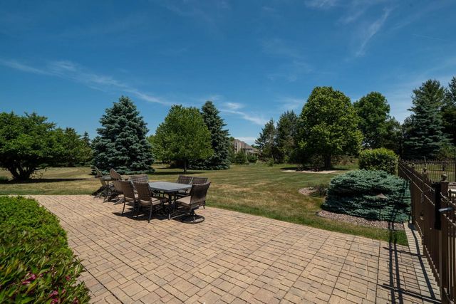 W289N3752 Huntsman COURT, Pewaukee, WI 53072