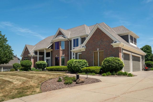 W289N3752 Huntsman COURT, Pewaukee, WI 53072