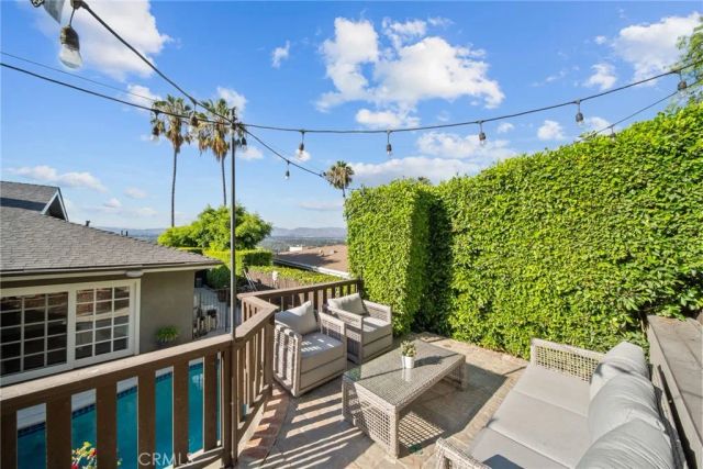 3862 Sherwood Pl, Los Angeles, CA 91423