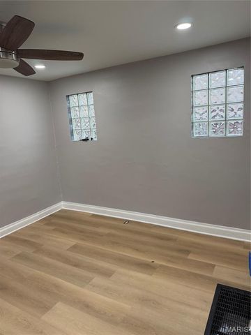 2123 69th Street, St Louis, MO 63121