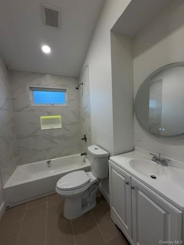9 N Walnut Place, Massapequa, NY 11758