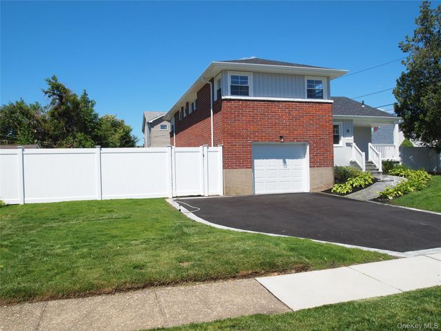 9 N Walnut Place, Massapequa, NY 11758