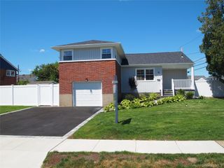 9 N Walnut Place, Massapequa, NY 11758
