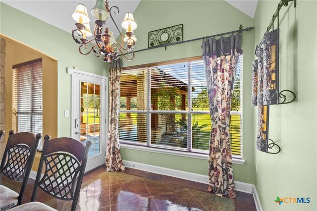 130 Post Oak Circle, Inez, TX 77968