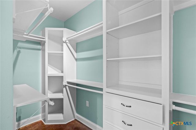 130 Post Oak Circle, Inez, TX 77968