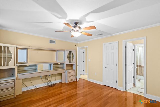 130 Post Oak Circle, Inez, TX 77968