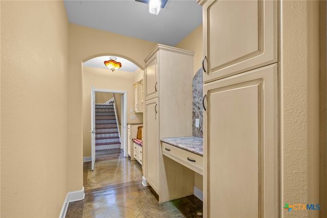 130 Post Oak Circle, Inez, TX 77968