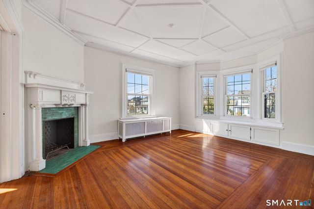 314 Ocean Avenue, New London, CT 06320