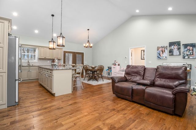 1745 Cold Hill Road, London, KY 40741