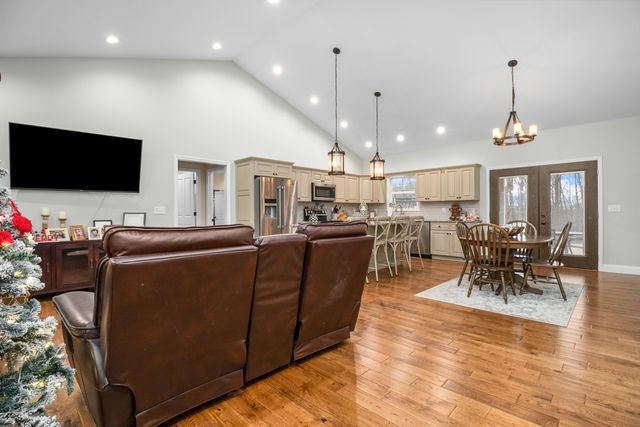 1745 Cold Hill Road, London, KY 40741