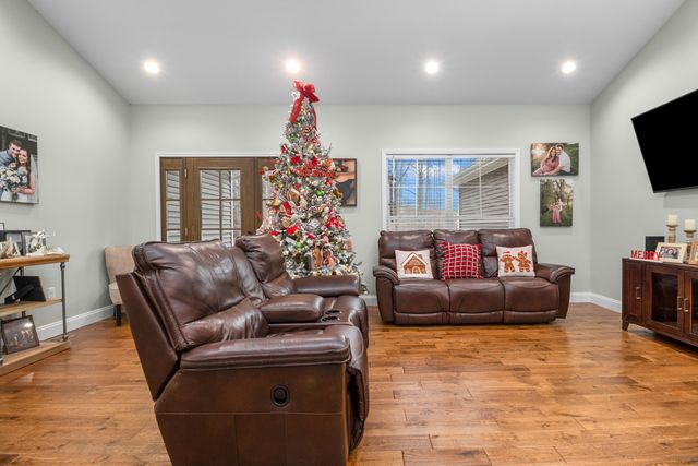 1745 Cold Hill Road, London, KY 40741