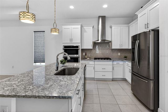 8677 BRIDGEPORT BAY CIRCLE, Mount Dora, FL 32757