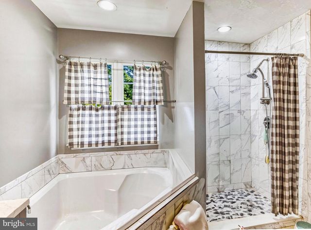 303 KALI LN, Williamstown, NJ 08094