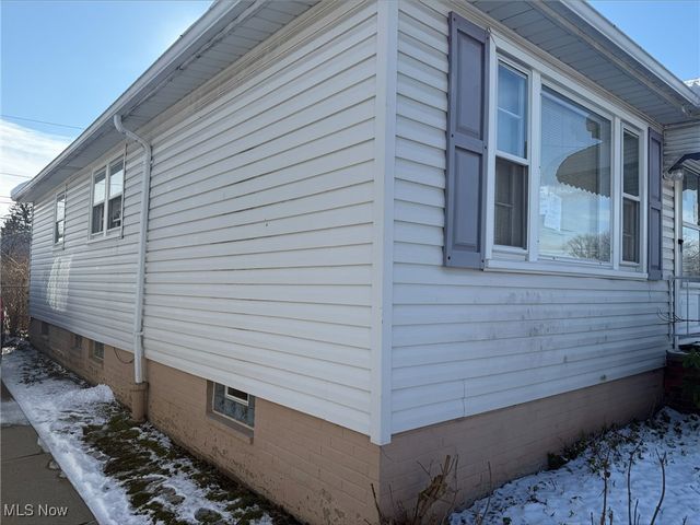 2923 Park Drive, Parma, OH 44134