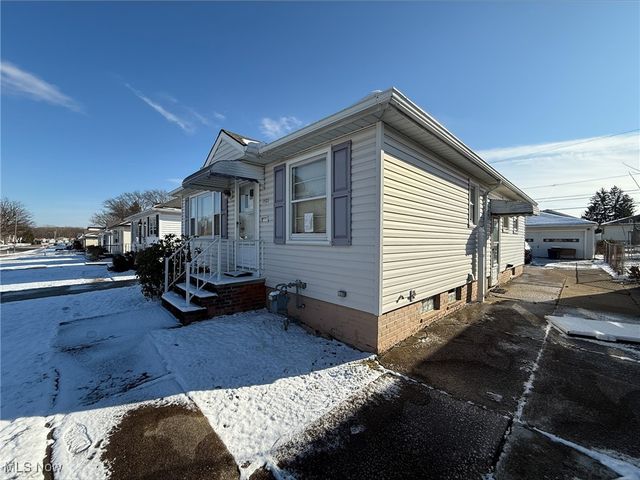 2923 Park Drive, Parma, OH 44134