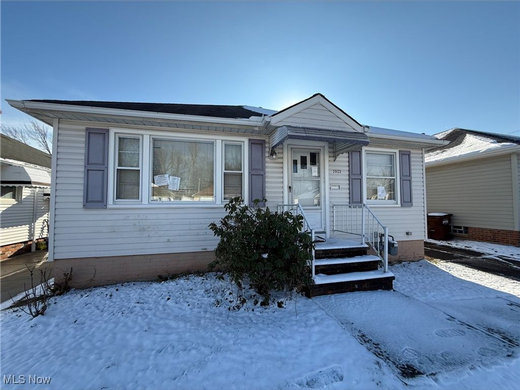 2923 Park Drive, Parma, OH 44134