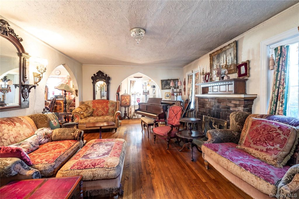 166 Southard Avenue, Rockville Centre, NY 11570 — photo 2