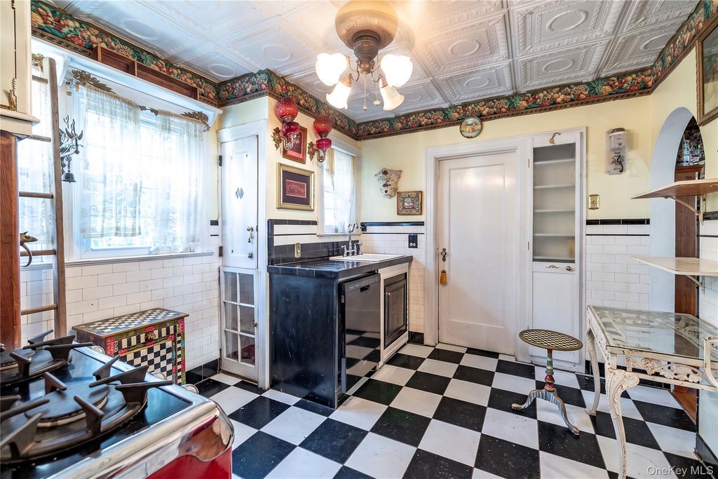 166 Southard Avenue, Rockville Centre, NY 11570 — photo 5
