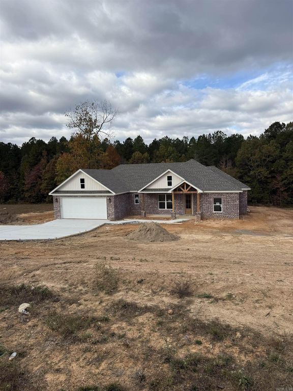 4080 Creek Top, Bauxite, AR 72011