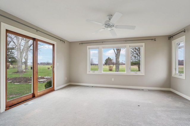 1433 N Golden Lake ROAD, Summit, WI 53066