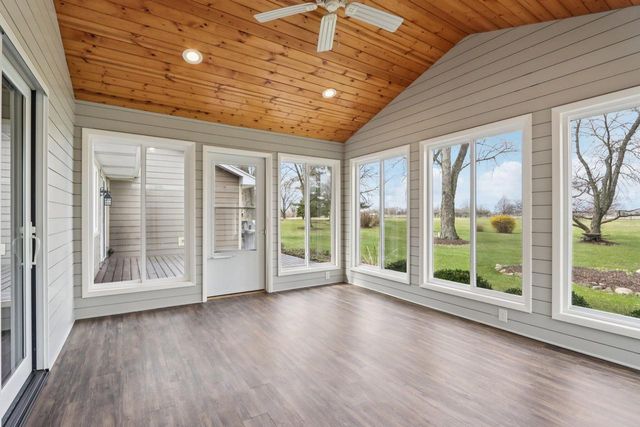 1433 N Golden Lake ROAD, Summit, WI 53066